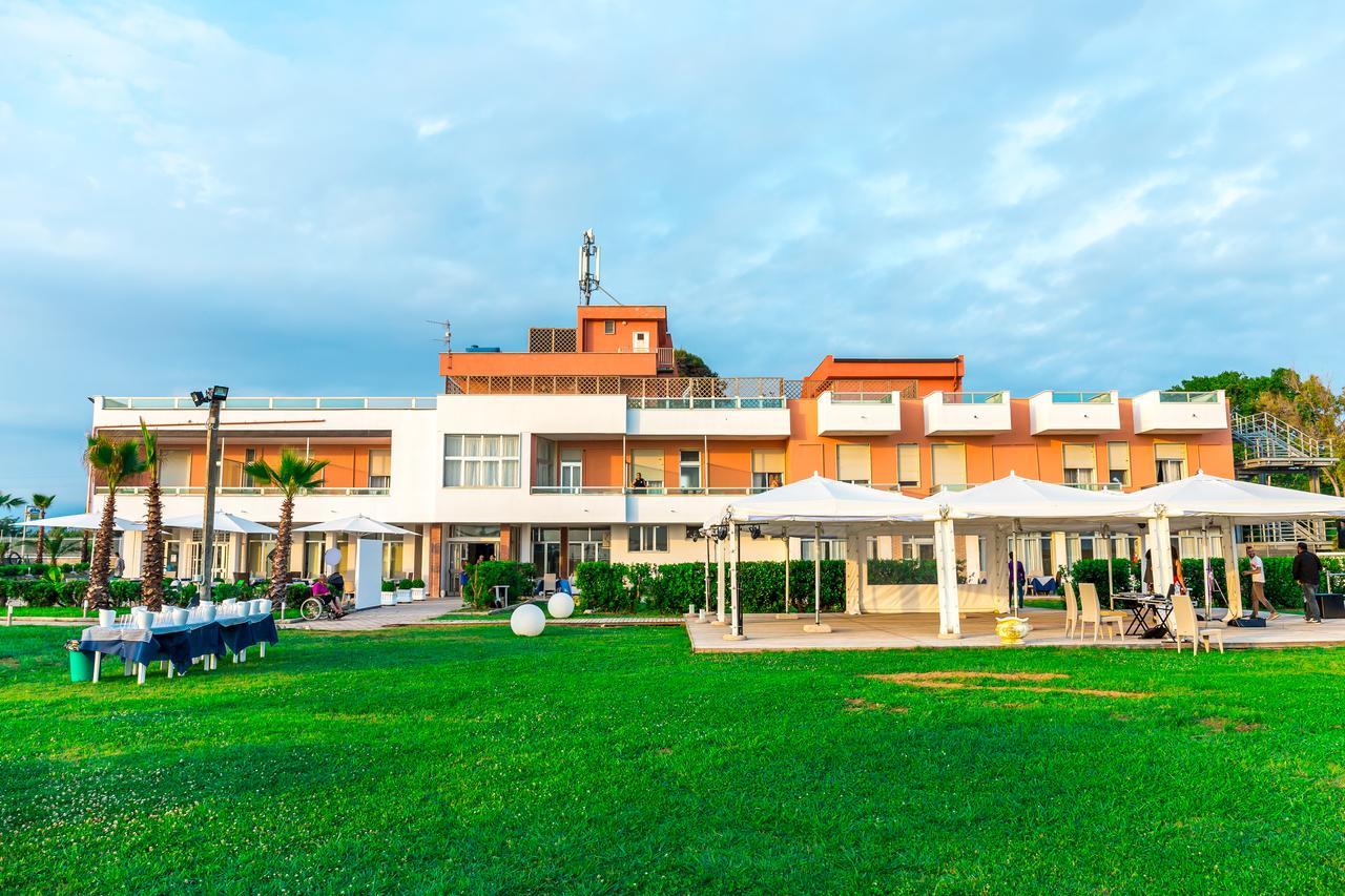 בטיפאליה Sunrise Accessible Resort מראה חיצוני תמונה